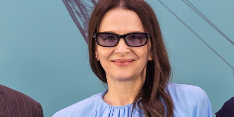 Ζιλιέτ Μπινός: «Πάντα ονειρευόμουν να σκηνοθετήσω»