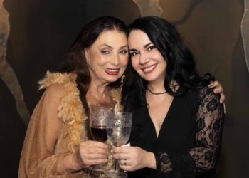 Eπίσημη πρεμιέρα για την «Ωραία Ελένη στην κοιλάδα των νεκρών ερώτων»