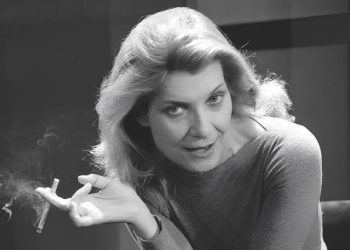 Μια παραστασιακή αφήγηση από την Αιμιλία Υψηλάντη