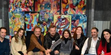 Toc Toc: Ψυχοθεραπεία γέλιου και μετά το Πάσχα