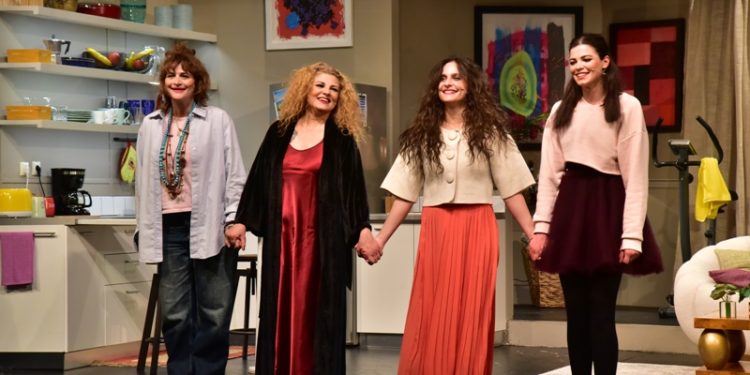 Με δύναμη από την Κηφισιά: Επίσημη πρεμιέρα στο Θέατρο Βρετάνια