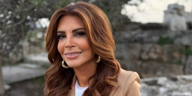 Μιμή Ντενίση: Έτοιμη «Η γυναίκα πίσω από τον ‘Eλγιν»