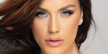 Η Ιουλία Καλλιμάνη στο Θέατρο Γης