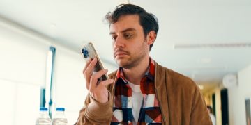 «Γιατί ρε πατέρα;» Γέλιο κι ανατροπές