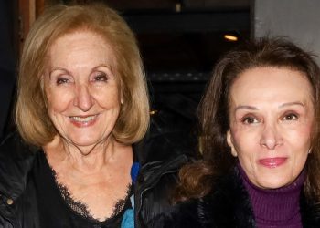 Μαίρη Βιδάλη – Κάρμεν Ρουγγέρη: Τιμήθηκαν στην Τροιζήνα