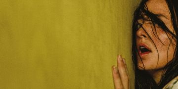 The Backrooms: Από viral φαινόμενο σε κινηματογραφικό εφιάλτη