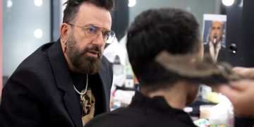 Your Face Sounds Familiar: Backstage στις μεταμορφώσεις