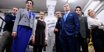«Η Καρυάτιδα» σε περιοδεία