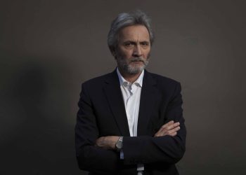 Γιάννης Καλπούζος: Το νέο του βιβλίο «Ό,τι αγαπώ είναι δικό σου»