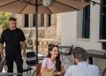 Backstage στα «Δυο μαύρα πουκάμισα»