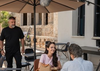 Backstage στα «Δυο μαύρα πουκάμισα»