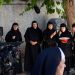 Στα γυρίσματα της κωμωδίας «Φόνοι στο καμπαναριό»