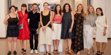 Στα εγκαίνια της έκθεσης «Γιατί κελαηδά το πουλί στο κλουβί»