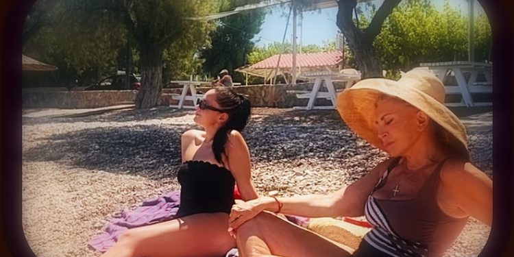 Mιμή Ντενίση: Εκδρομή στην Εύβοια παρέα με την Μαριτίνα