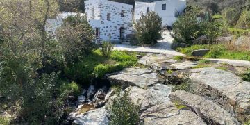 «Το Αόρατο Νήμα υφαίνει» στο Αγάπη Τήνου