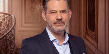 Ο κόρες της Αρετής: Ποιος είναι ο Λεωνίδας Κεχαγιάς