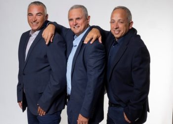 Ραδιοφωνικοί «Three on three»