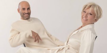 Η Αλέκα Κανελλίδου στο Βεάκειο Θέατρο