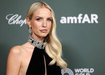 Η Leonie Hanne εντυπωσίασε με Celia Kritharioti Haute Couture