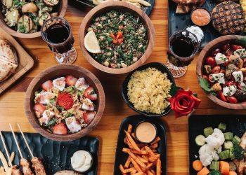 Γευστική στάση στο «Meat n’ Roses»