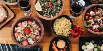 Γευστική στάση στο «Meat n’ Roses»