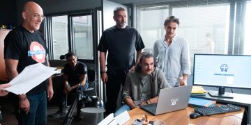Backstage στα «Δύο μαύρα πουκάμισα»