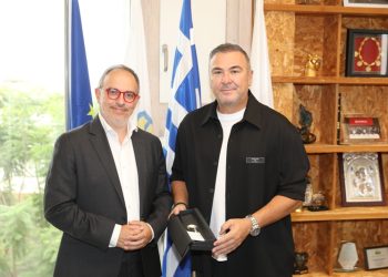 Η Κύπρος τίμησε τον Αντώνη Ρέμο