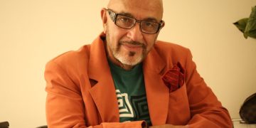 Γιάννης Ζουγανέλης: «Το θέατρο είναι αντανάκλαση της ζωής»