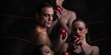 Αποκλειστικό: Θεατρική «Επαφή με τον Θεό» της Φένιας Μαϊδώνη