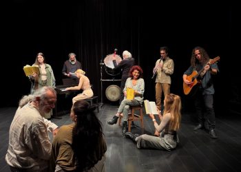 Aποκλειστικό: «Πύρινο Άνθος» στο Θέατρο Μοντέρνοι Καιροί